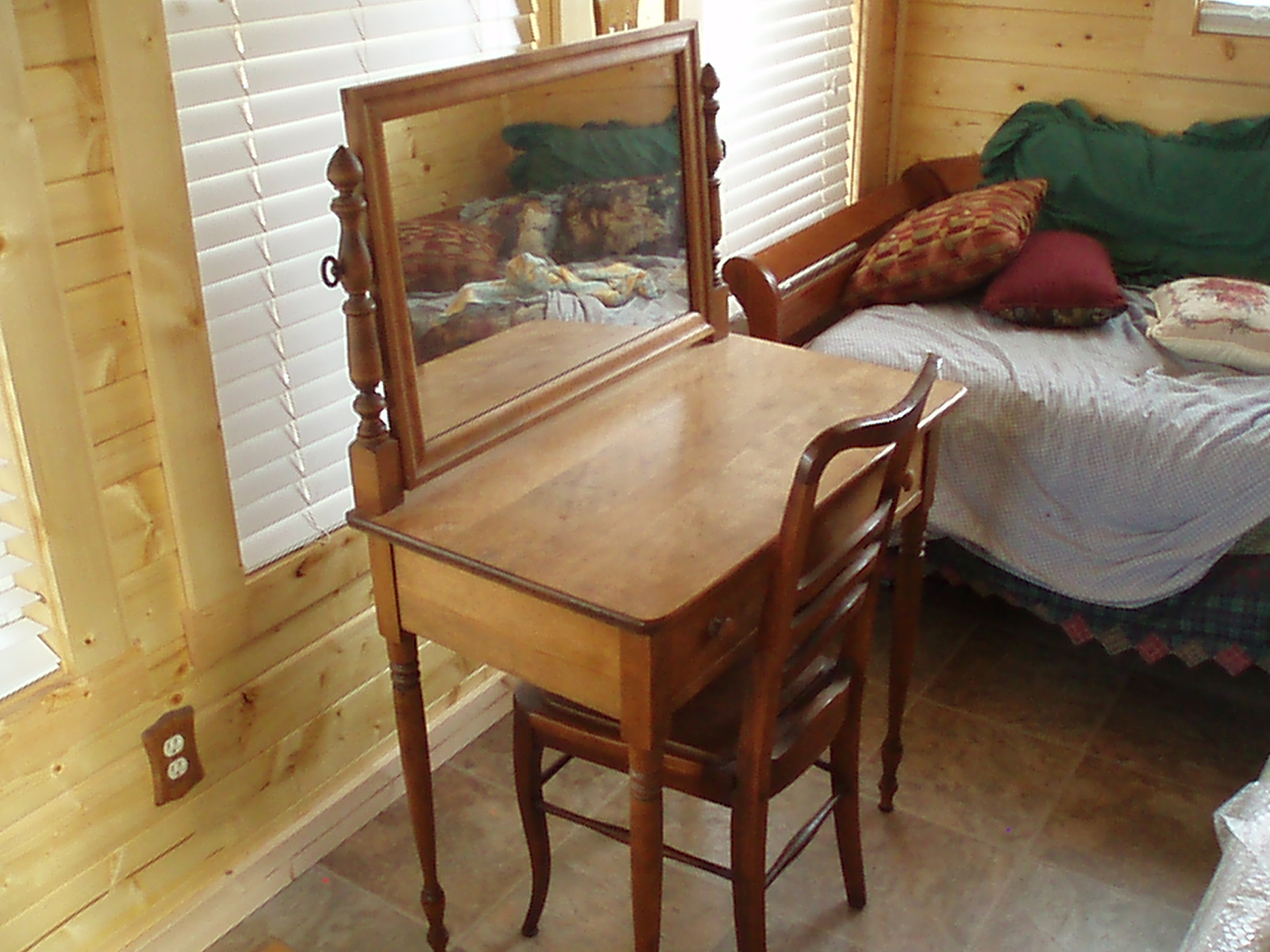 Leavens Furniture Specialists Boston Vanity and Chair InstAppraisal